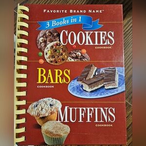 PUBLICATIONS INTERNATIONAL LTD. 3 in 1 COOKBOOK-Cookies, Bars, & Muffins|2006|EC